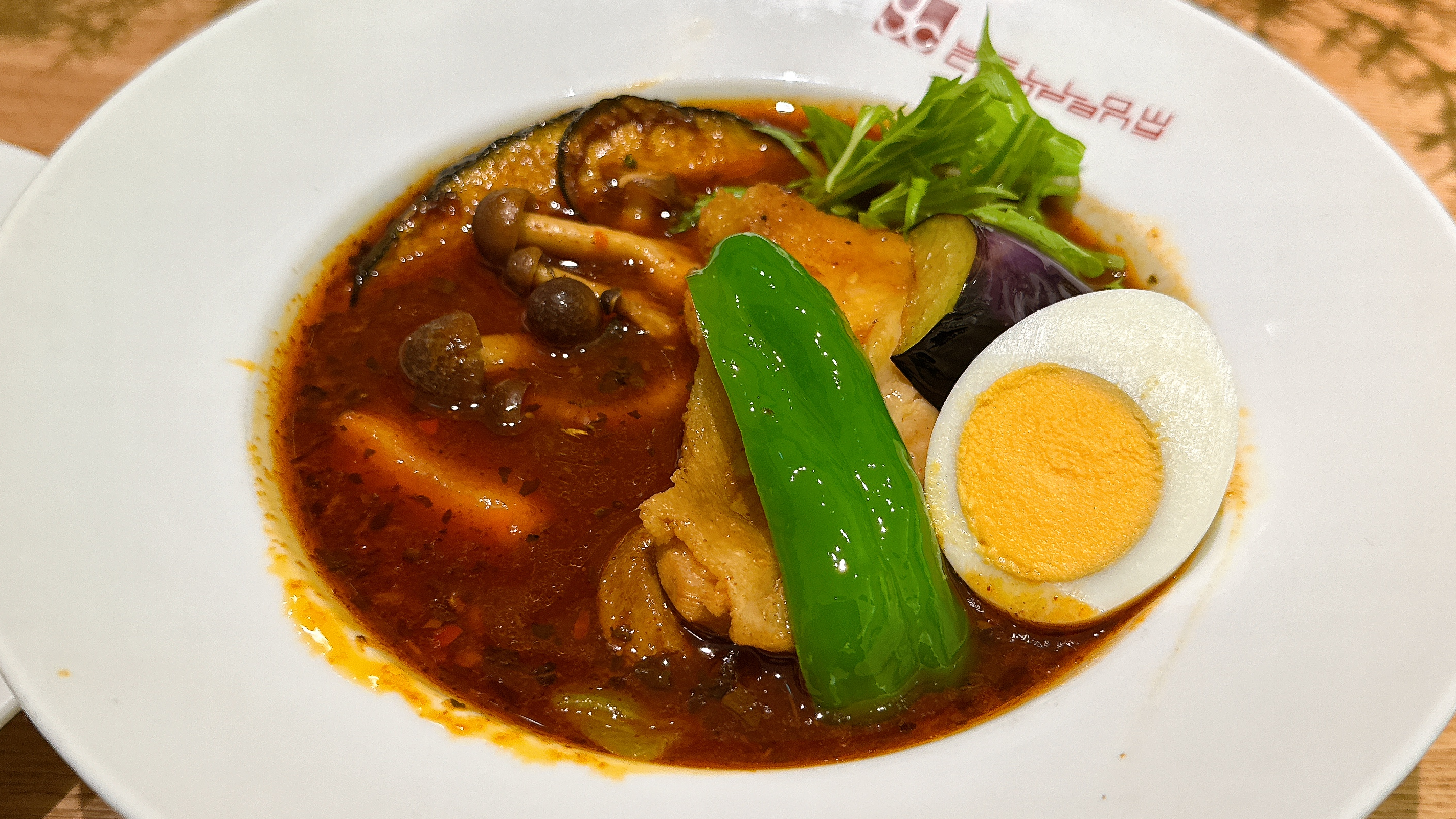 神谷町駅直結！麻布台ヒルズで贅沢な東京スープカレーのひととき イエローカンパニー 麻布台ヒルズ店