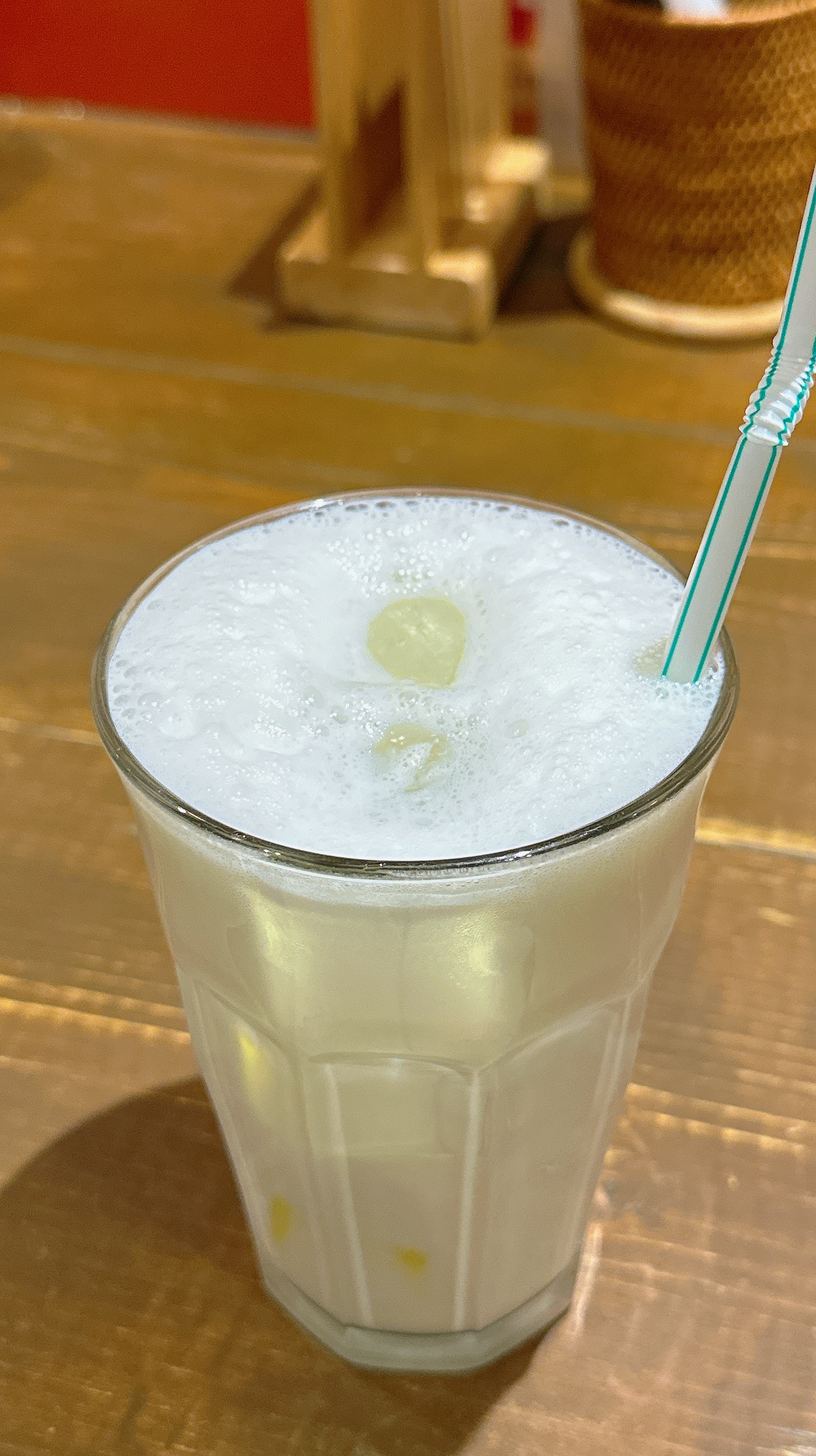 末広町・秋葉原エリアで楽しむ札幌発祥の東京スープカレー SAMA 神田店 プレーンラッシー