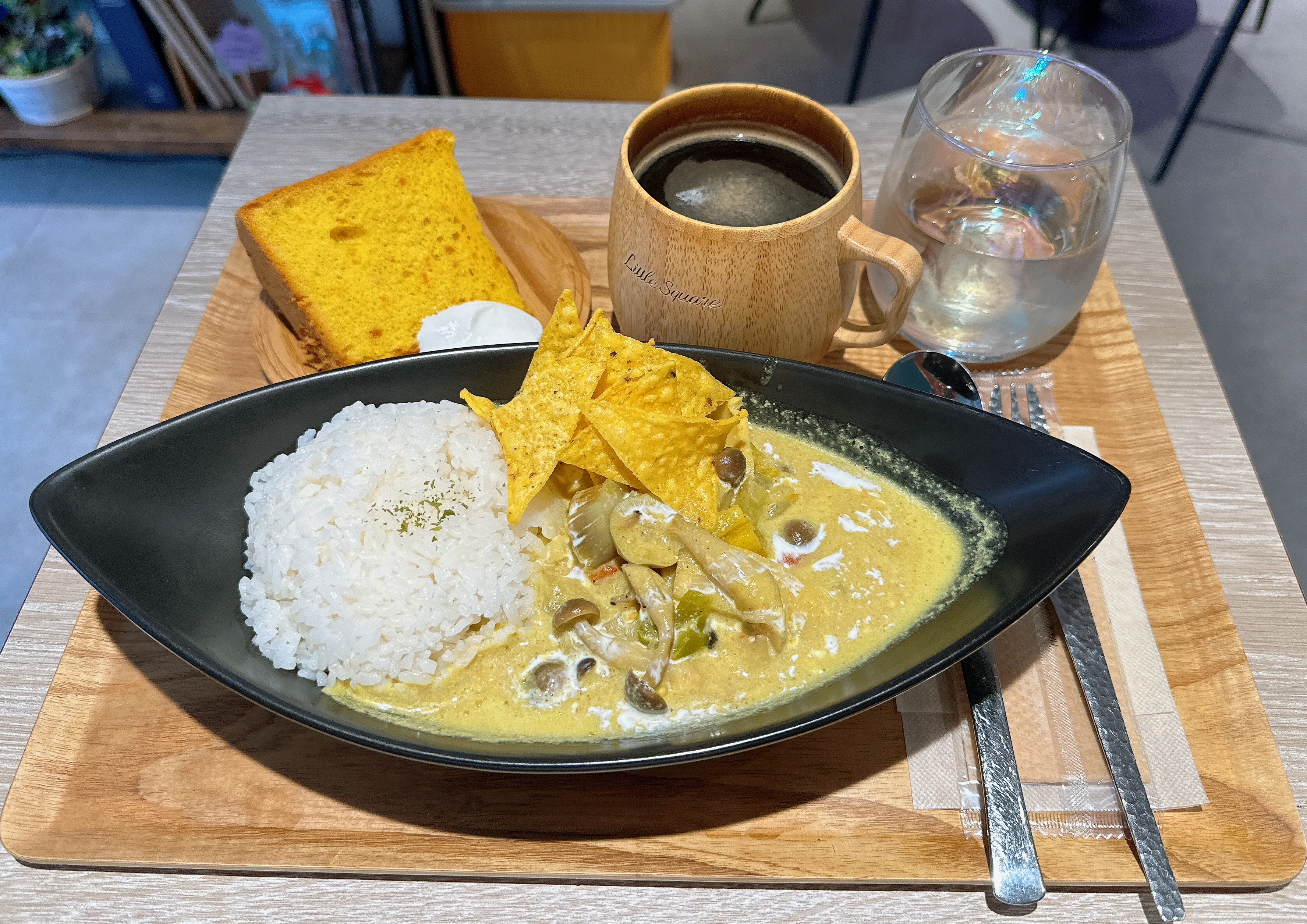 LITTLE SQUARE (リトルスクエア) ココナッツスープカレープレート