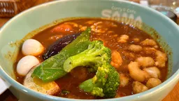 国際色豊かな明治神宮前(原宿)で楽しむ東京スープカレー店 SAMA 明治神宮前店